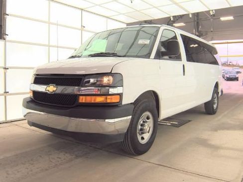 Used 2024 Chevrolet Express 3500 LT w/ LT Preferred Equipment Group RWD image 3