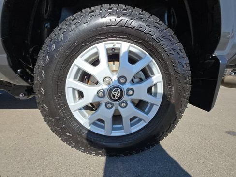 Used 2025 Toyota Tacoma SR5 AWD/4WD image 26