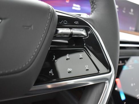 Certified 2026 Cadillac Escalade Platinum Sport w/ LPO, ONYX Package image 19