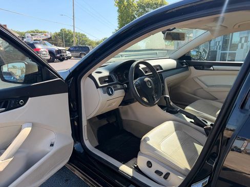 Used 2013 Volkswagen Passat 2.5 S FWD image 10