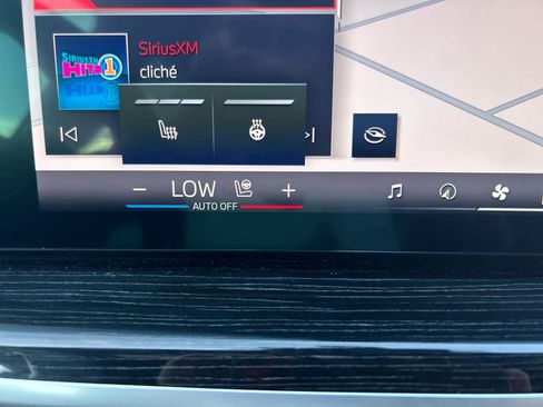 Used 2024 BMW X5 xDrive50e w/ M Sport Package AWD/4WD image 31