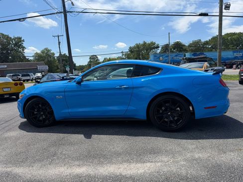 Used 2017 Ford Mustang GT RWD image 6