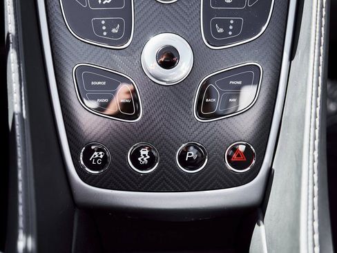 Used 2017 Aston Martin Vanquish S image 65