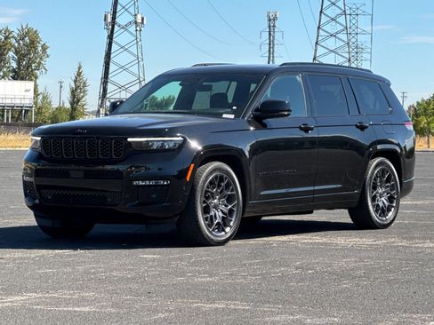 Used 2025 Jeep Grand Cherokee L Summit w/ Obsidian Package AWD/4WD image 8