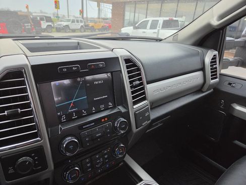 Used 2017 Ford F350 Lariat w/ Chrome Package image 30