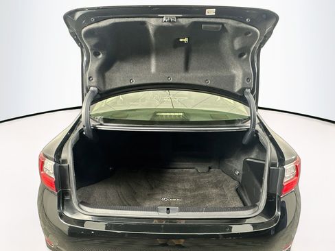 Used 2017 Lexus ES 300h FWD image 29