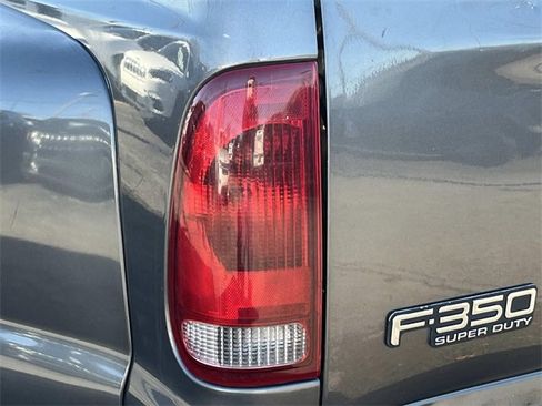 Used 2004 Ford F350 XLT image 10