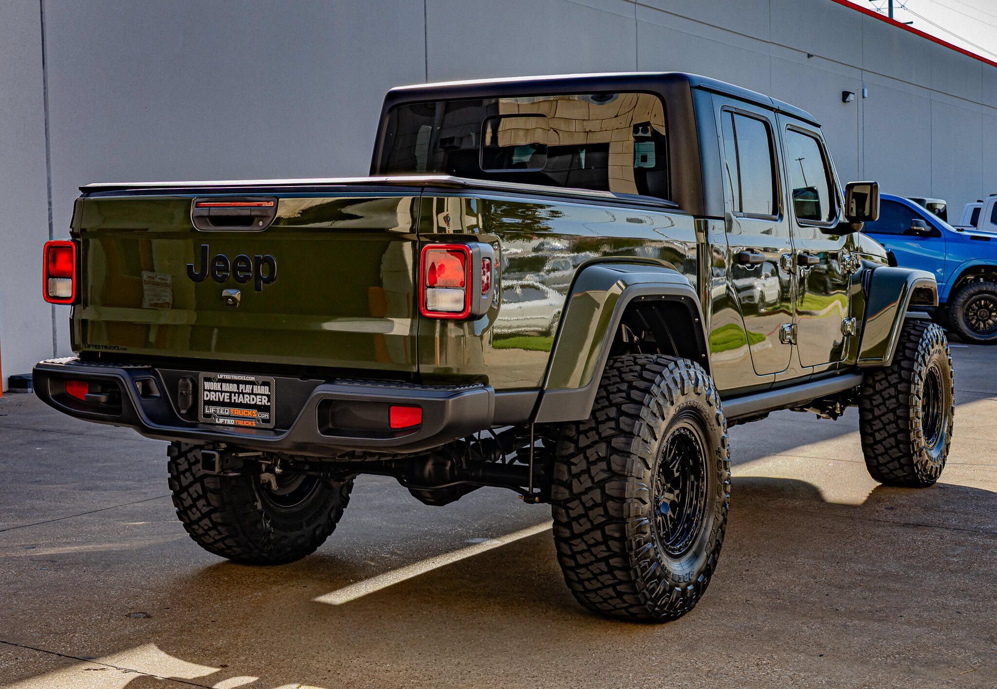 Used 2023 Jeep Gladiator Sport AWD/4WD image 10