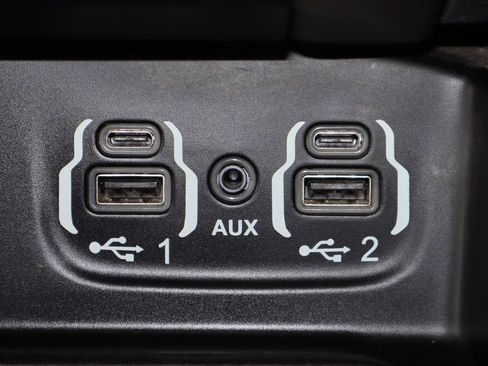 Used 2019 RAM 1500 Laramie AWD/4WD image 29