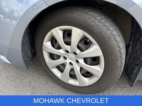 Used 2020 Toyota Corolla LE FWD image 31