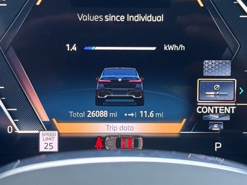 Used 2024 BMW i7 xDrive60 w/ Premium Package 2 AWD/4WD image 19