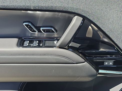 New 2025 Land Rover Range Rover Sport Dynamic SE image 29