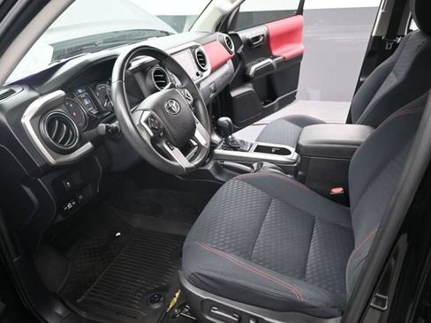 Used 2021 Toyota Tacoma SR5 RWD image 7