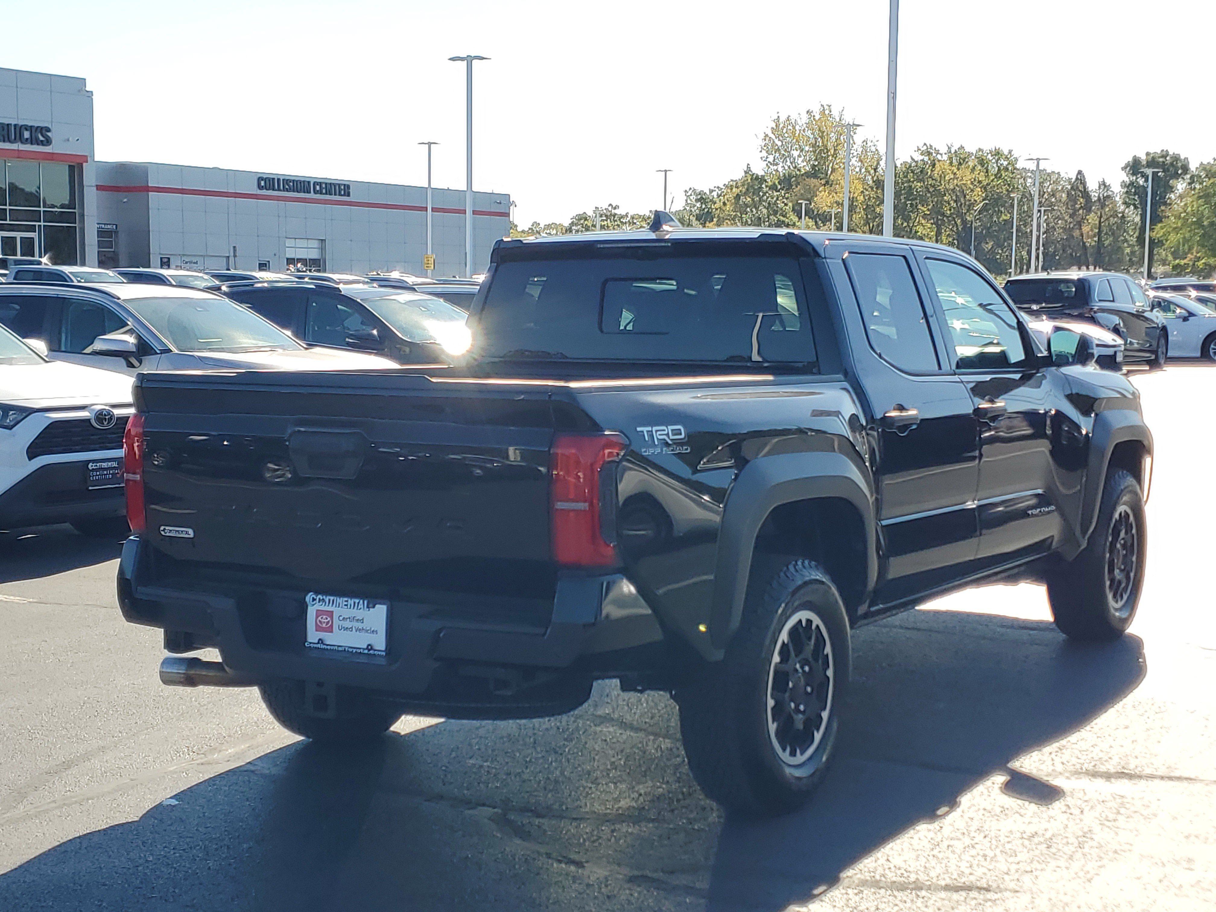 Certified 2025 Toyota Tacoma TRD Off-Road w/ TRD Off Road Premium Package AWD/4WD image 5