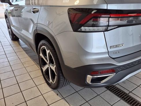 Used 2025 Volkswagen Taos SEL AWD/4WD image 19