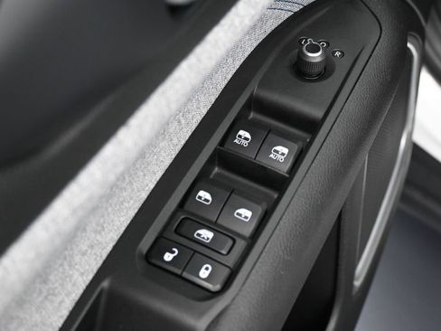 Used 2023 Jeep Compass Latitude AWD/4WD image 13