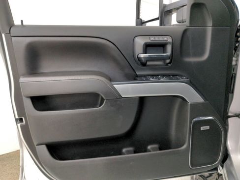 Used 2016 Chevrolet Silverado 3500 LTZ image 27