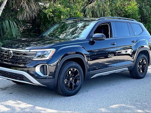 New 2026 Volkswagen Atlas Peak Edition AWD/4WD image 9