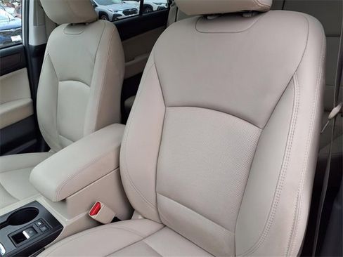 Used 2018 Subaru Outback 2.5i Limited image 7