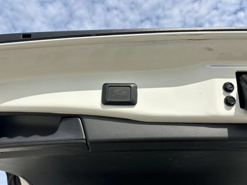 Used 2024 Toyota RAV4 XLE w/ Convenience Package FWD image 11