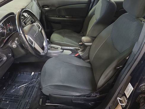 Used 2012 Chrysler 200 Touring FWD image 18