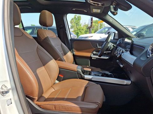 Used 2022 Mercedes-Benz GLB 35 AMG 4MATIC image 30