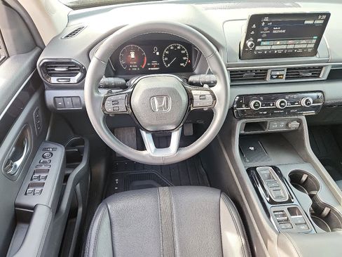 Certified 2025 Honda Pilot EX-L image 13