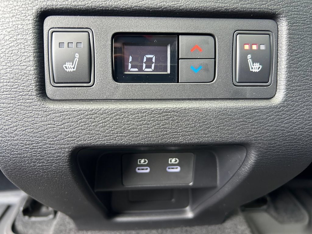 New 2026 Mitsubishi Outlander SEL FWD image 21