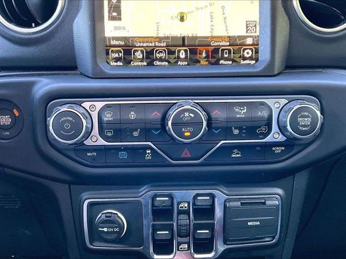 Used 2023 Jeep Wrangler Unlimited Sahara w/ Cold Weather Group AWD/4WD image 18