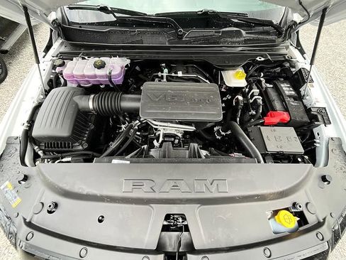 New 2026 RAM 1500 4x4 Crew Cab image 3