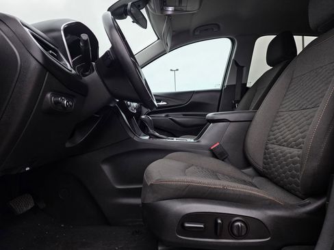 Used 2020 Chevrolet Equinox LT image 11