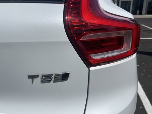 Used 2019 Volvo XC40 T5 Inscription image 42