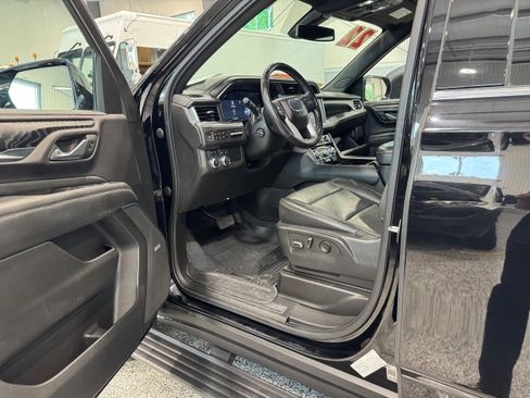 Used 2022 GMC Yukon Denali AWD/4WD image 10