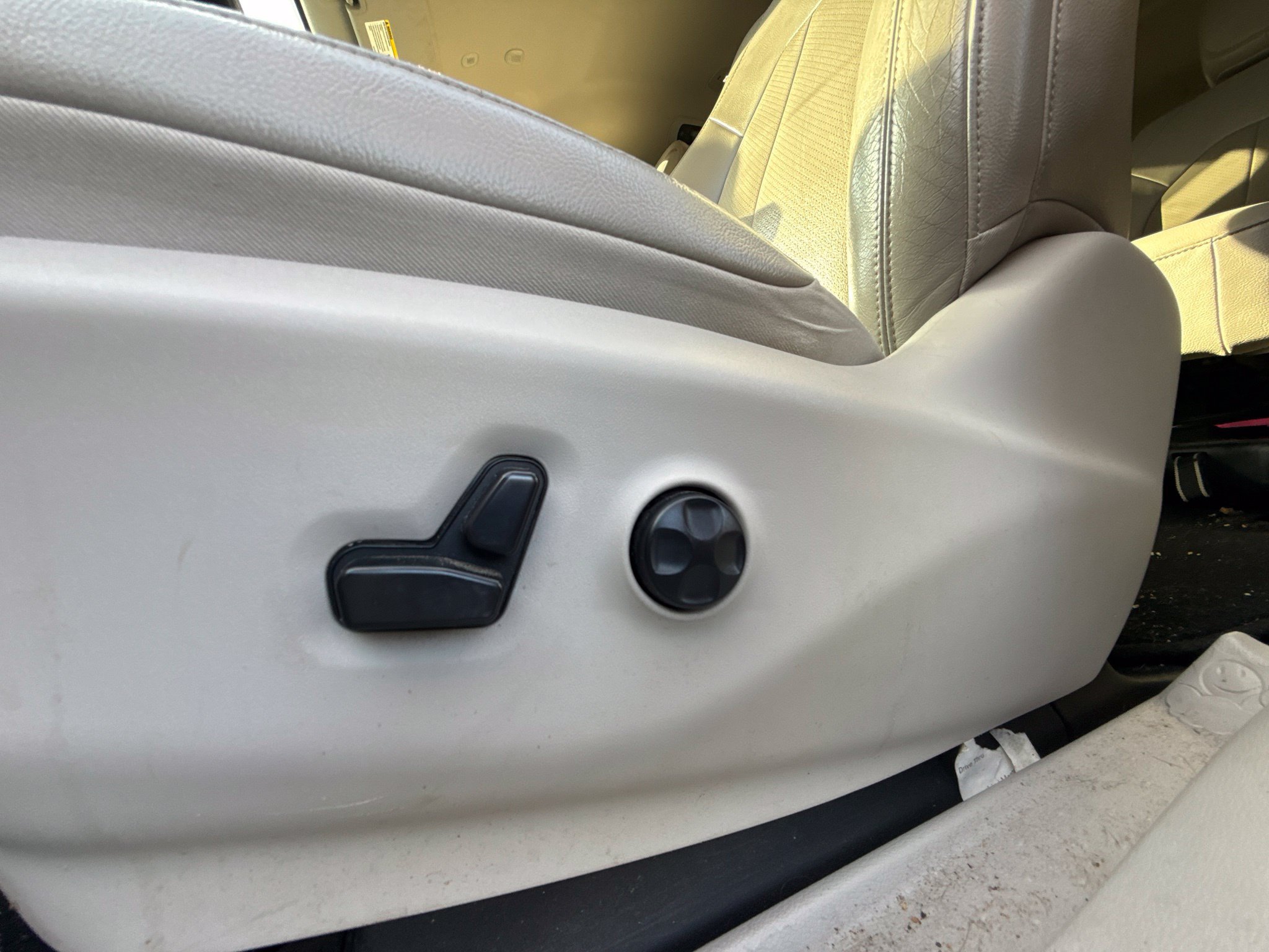 Used 2021 Chrysler Pacifica Touring-L FWD image 25