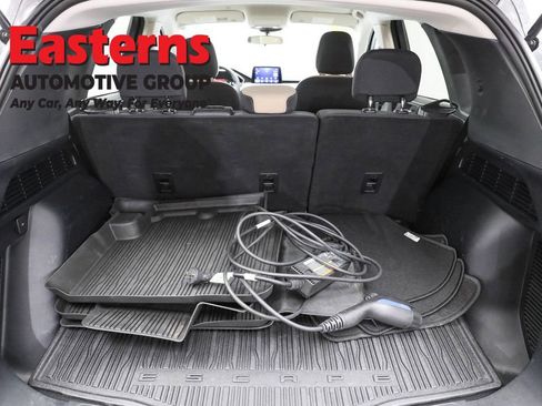 Used 2022 Ford Escape SE w/ Cold Weather Package FWD image 9