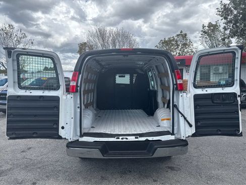 Used 2023 GMC Savana 2500 w/ Driver Convenience Package RWD image 12