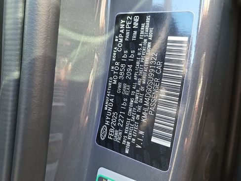 Used 2025 Hyundai Elantra Sport image 33