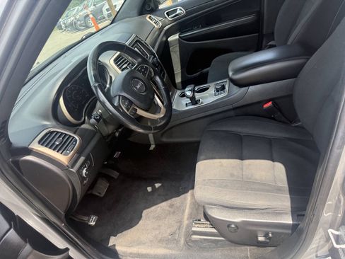Used 2015 Jeep Grand Cherokee Laredo w/ Quick Order Package 23E AWD/4WD image 18