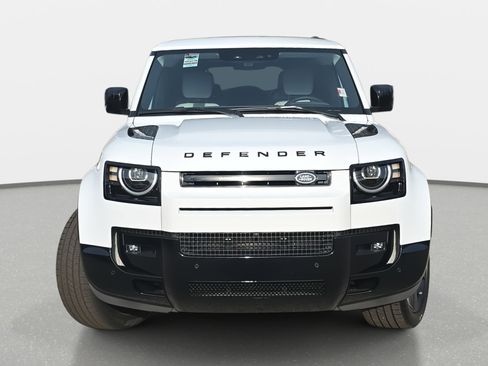 New 2026 Land Rover Defender 130 X-Dynamic SE image 2