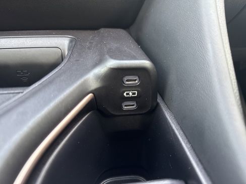 Used 2023 Toyota Crown Limited image 22