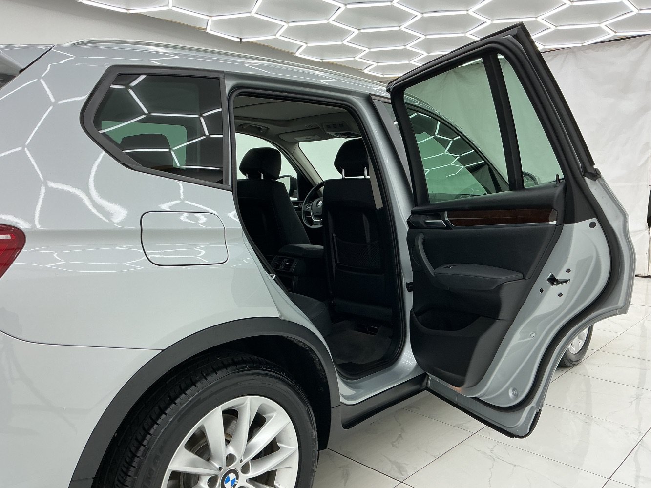 Used 2017 BMW X3 xDrive28i AWD/4WD image 23