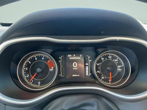 Used 2018 Jeep Cherokee Latitude Plus image 23