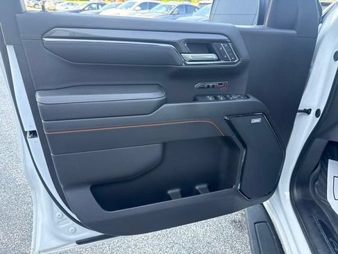 Used 2024 GMC Sierra 1500 AT4 w/ Technology Package AWD/4WD image 18
