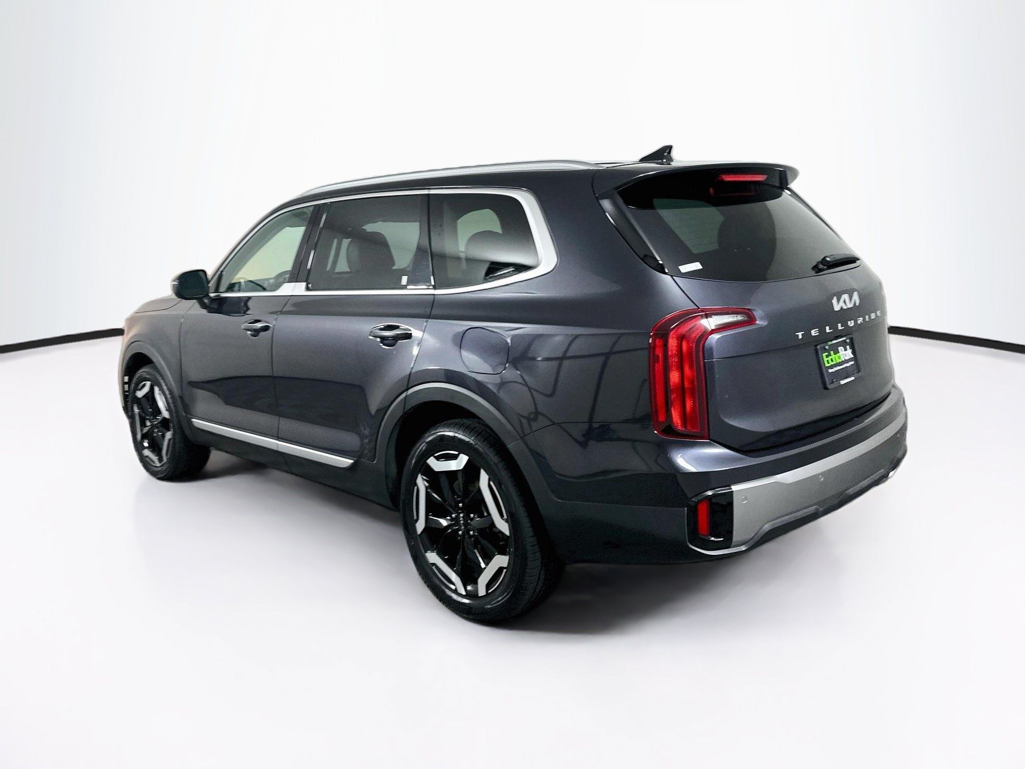 Used 2025 Kia Telluride S FWD image 5