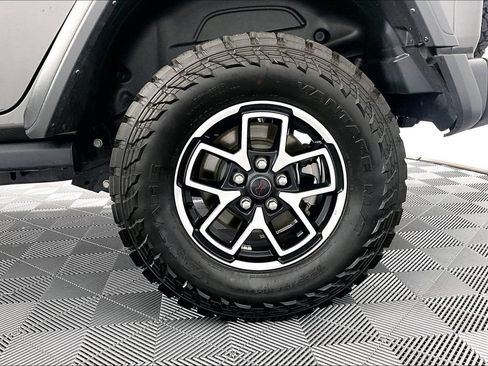 Used 2025 Jeep Wrangler Unlimited Rubicon AWD/4WD image 8
