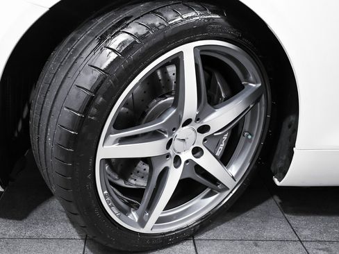 Used 2018 Mercedes-Benz AMG GT Roadster image 9