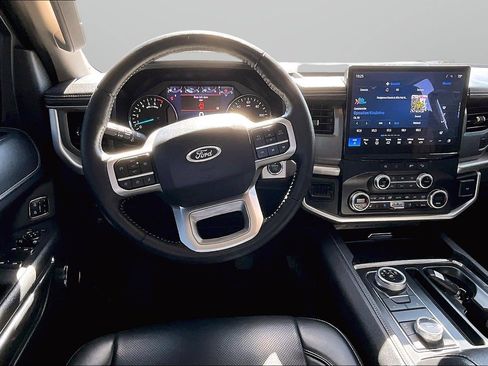 Used 2024 Ford Expedition XLT AWD/4WD image 5