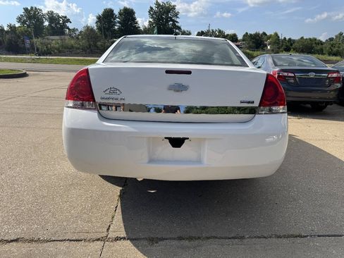 Used 2011 Chevrolet Impala LS FWD image 7