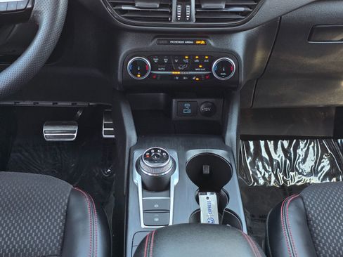 Used 2023 Ford Escape ST-Line Select image 28