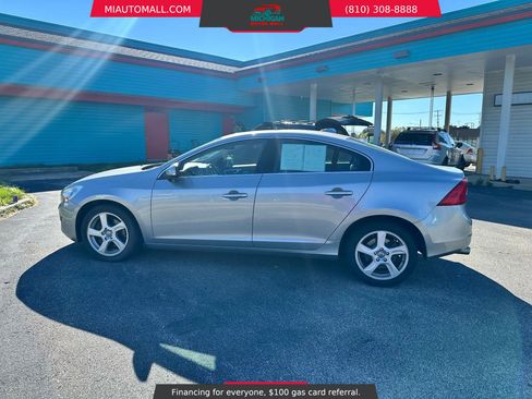 Used 2013 Volvo S60 T5 image 2